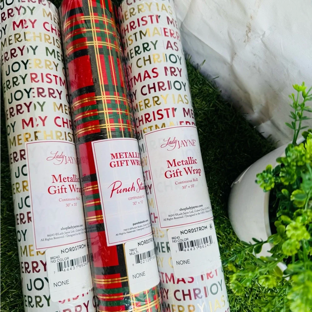 Punch studio Festive Christmas Gift Wrap Set - Red and White Merry Christmas new